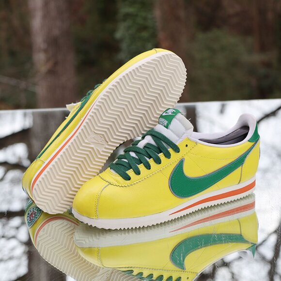 Nike Cortez Stranger Things Hawkins High School - Picture 7 of 16